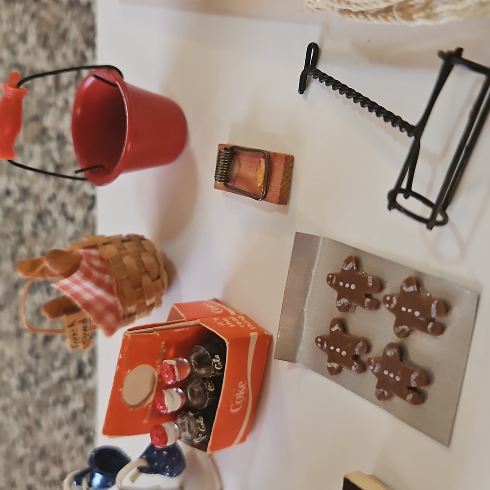 Vintage Miniature Dollhouse/Shadow Box Accessories Set - Picture 8 of 12